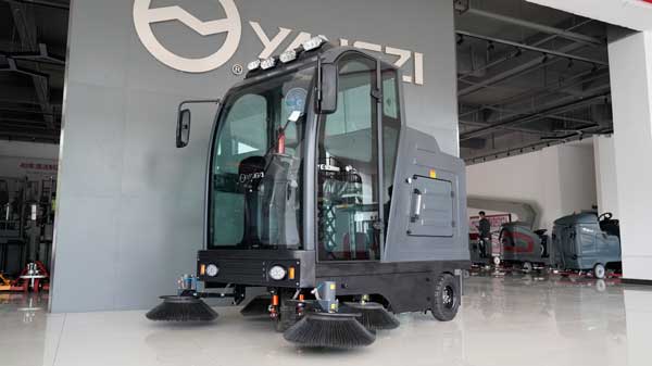 清掃環(huán)衛(wèi)車需要日常維護嗎？有什么作用